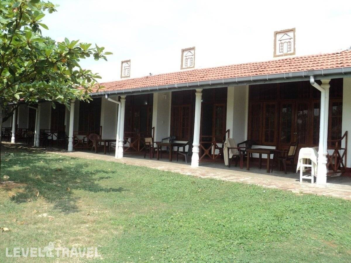 Отель White Sand Beach Inn — Нилавели, Шри-Ланка
