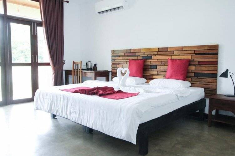 Ceyloni Hotel