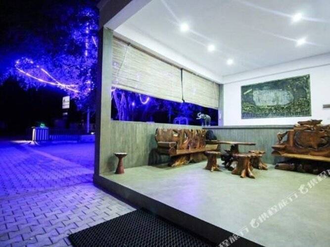 Ceyloni Hotel