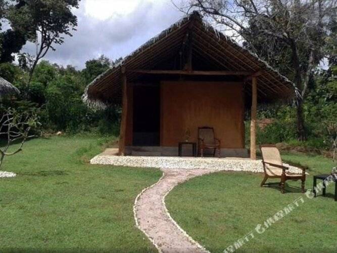 Cloudz Sigiriya (Green Ayurvedic Resort)