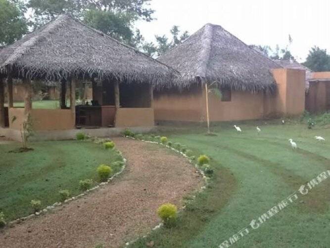 Cloudz Sigiriya (Green Ayurvedic Resort)