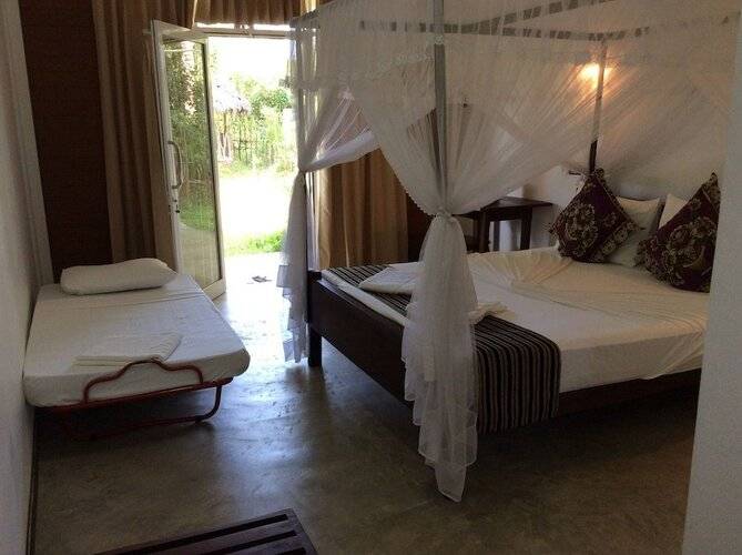 Sigiriya Rock Hide