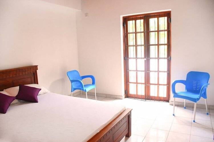 Ceylon Hostel - Colombo Int Airport