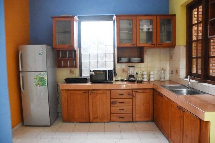Ceylon Hostel - Colombo Int Airport