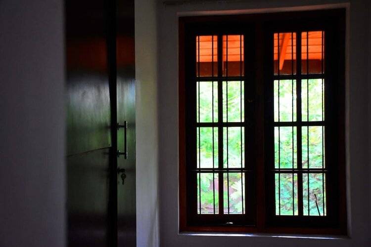 Ceylon Hostel - Colombo Int Airport