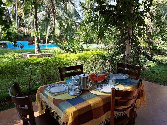 King Coconut Lodge