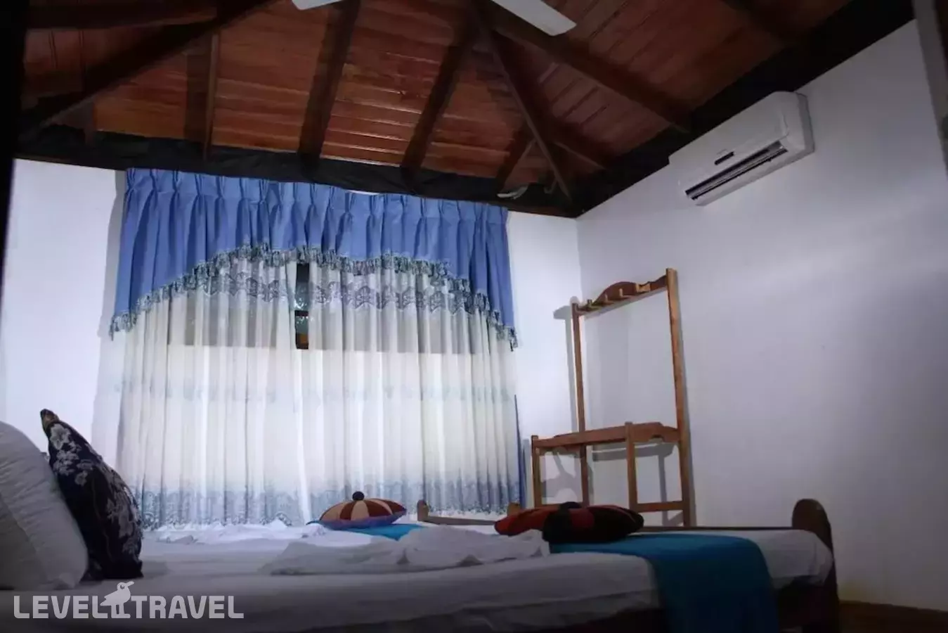 L.L.Tourist Inn & Safari Jeeps