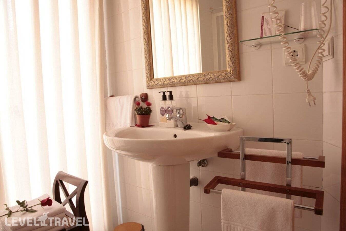 Изображение отеля 8