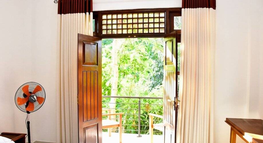 Nine Arch Holiday Resort