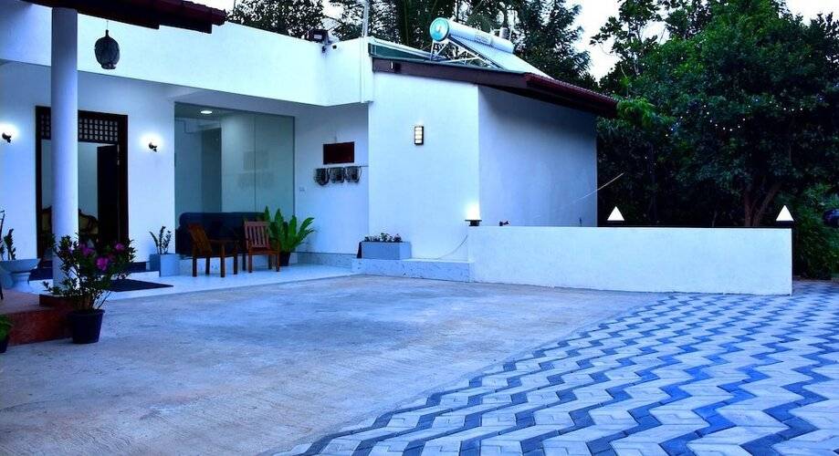 Nine Arch Holiday Resort