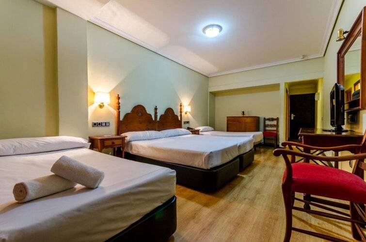 Hotel Virgen De Los Reyes