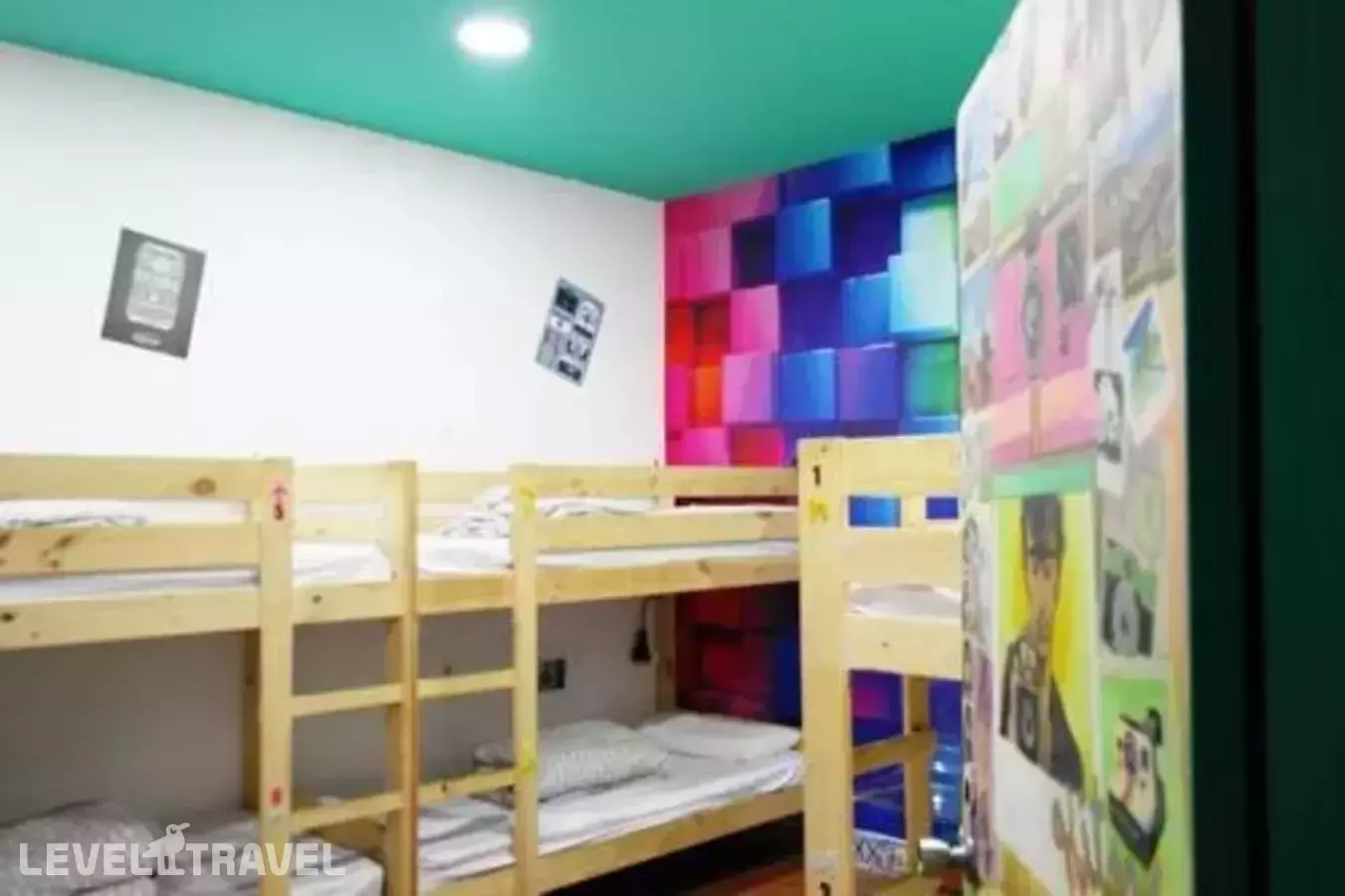 Sevilla Kitsch Hostel Art