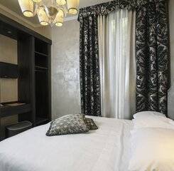 $item['hotel']['name']