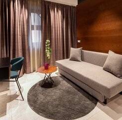 $item['hotel']['name']