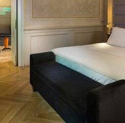 $item['hotel']['name']