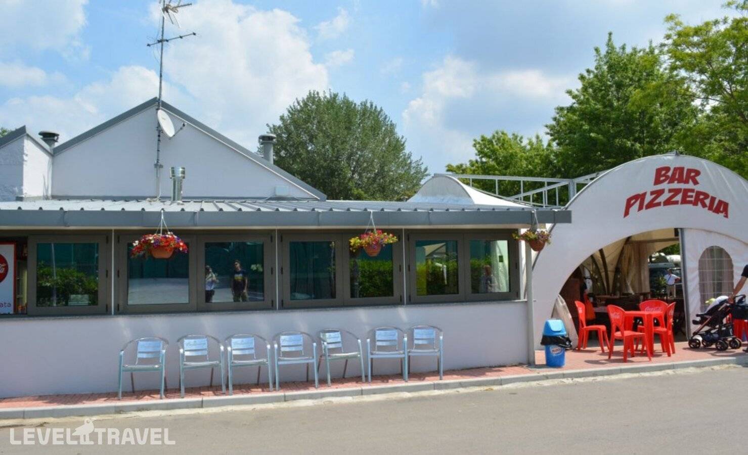 Изображение отеля 8