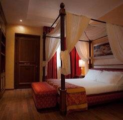 $item['hotel']['name']