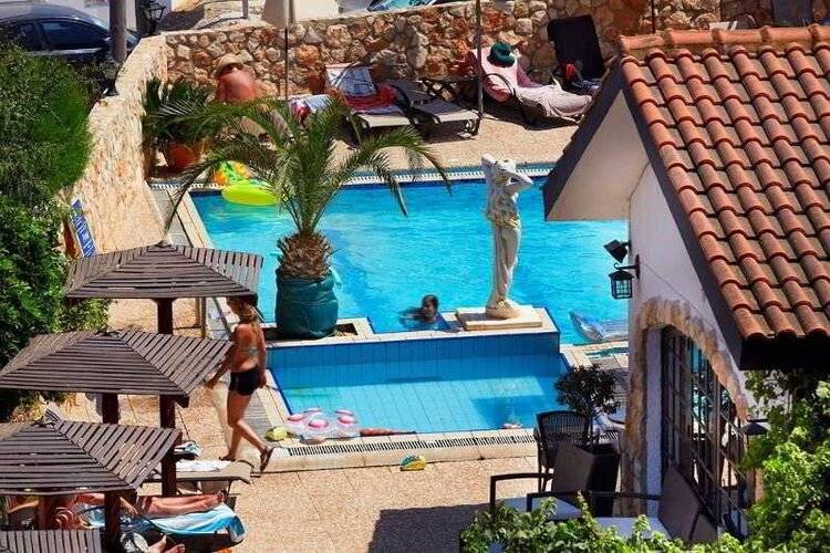 Anais Bay Apartments
