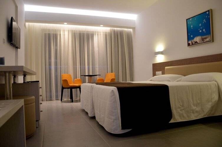 Vassos Nissi Plage Hotel & Spa