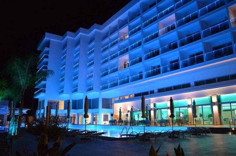 Vassos Nissi Plage Hotel & Spa