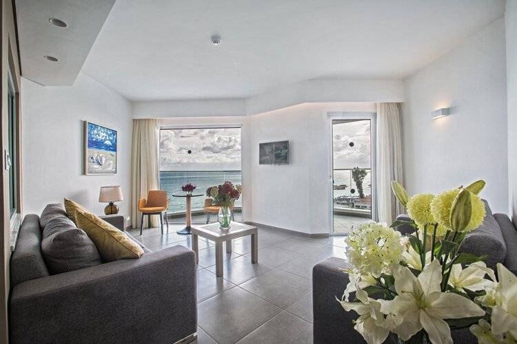 Vassos Nissi Plage Hotel & Spa