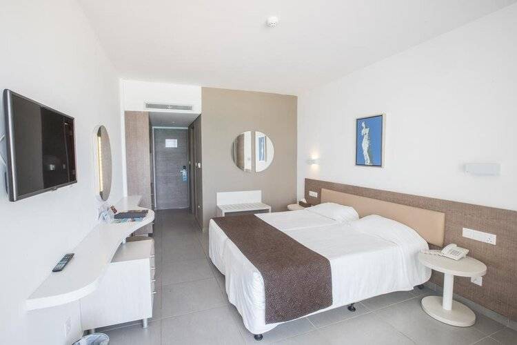 Vassos Nissi Plage Hotel & Spa