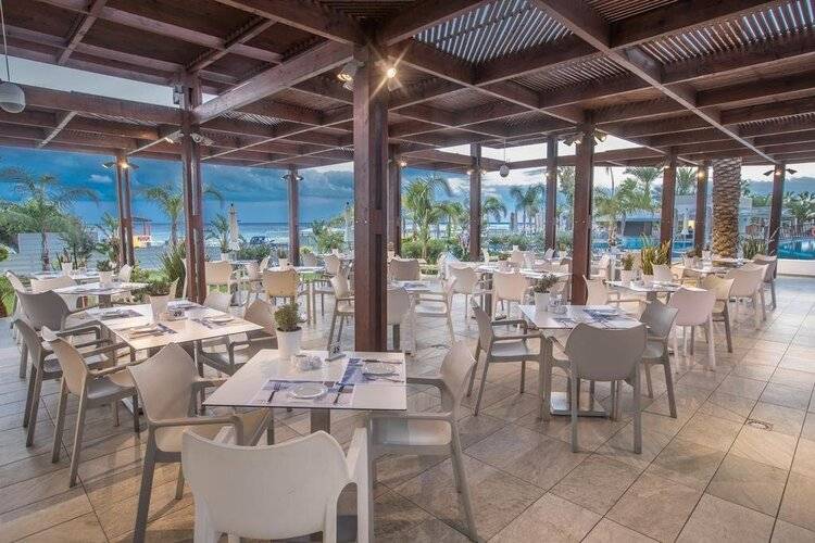 Vassos Nissi Plage Hotel & Spa