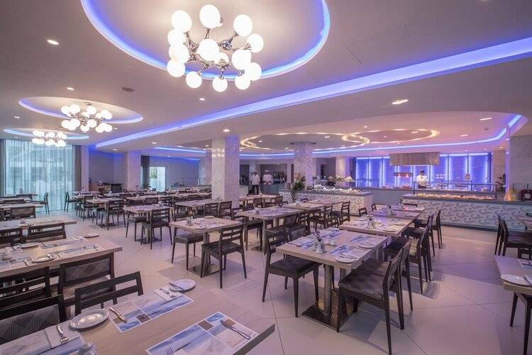 Vassos Nissi Plage Hotel & Spa