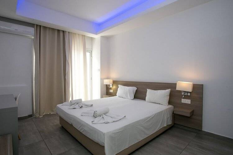 Flora Maria Hotel And Annex Apartments