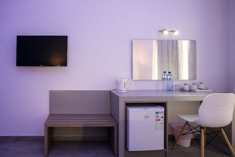 Flora Maria Hotel And Annex Apartments