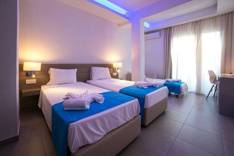 Flora Maria Hotel And Annex Apartments