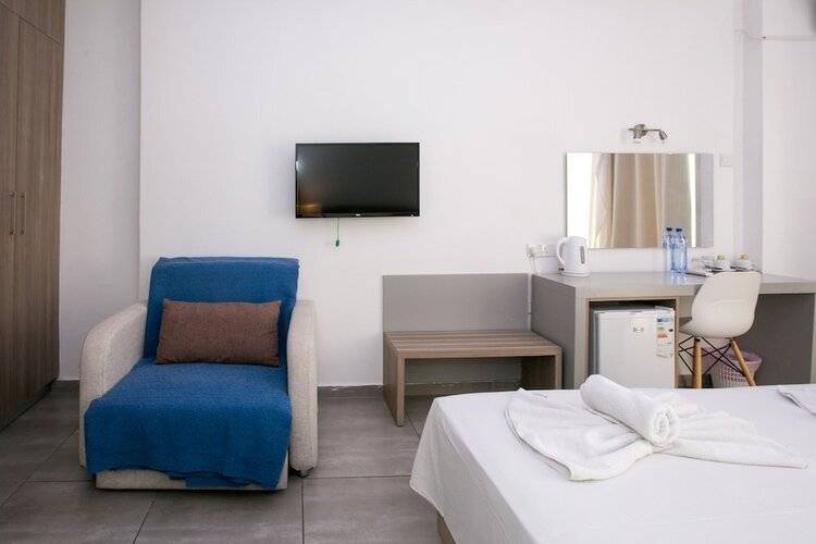 Flora Maria Hotel And Annex Apartments