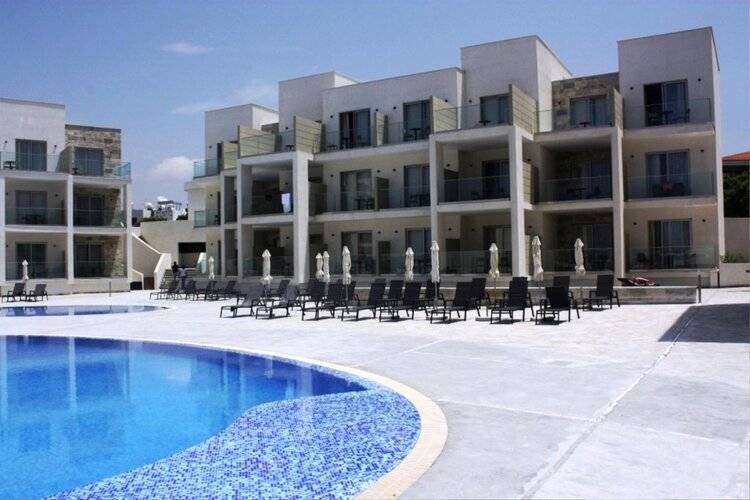 Amphora Hotel & Suites