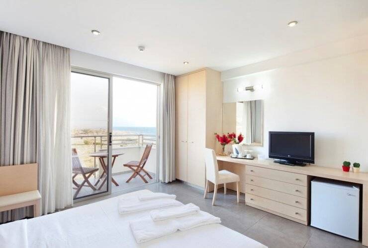 Amphora Hotel & Suites