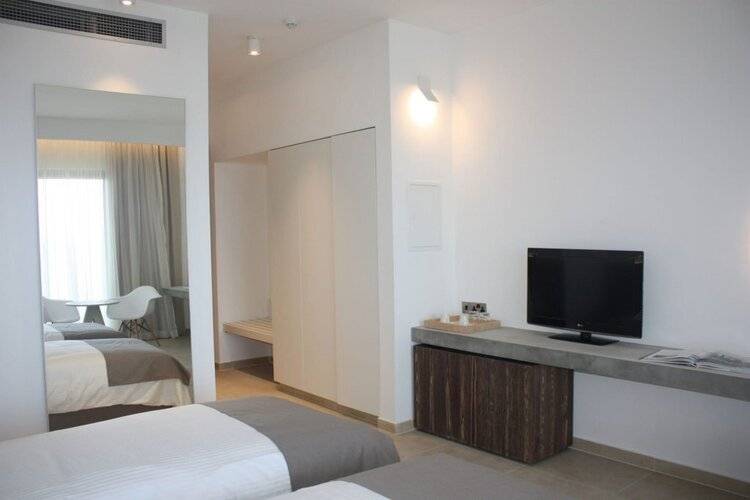 Amphora Hotel & Suites