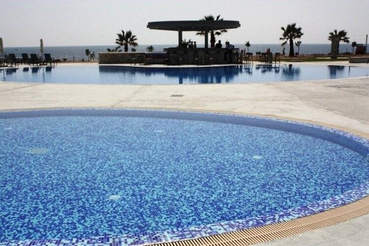 Amphora Hotel & Suites