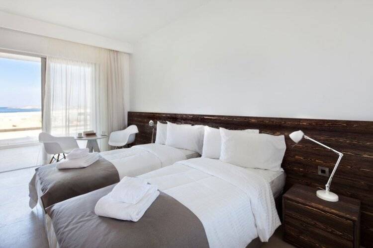 Amphora Hotel & Suites
