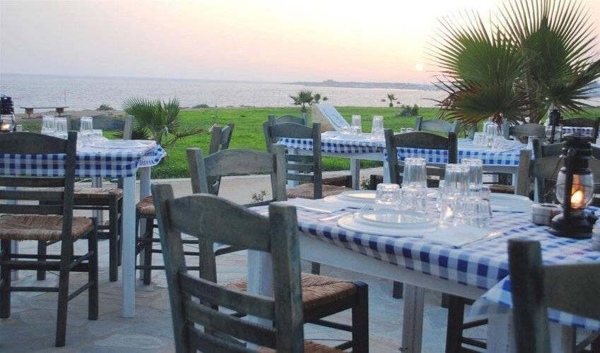 Amphora Hotel & Suites