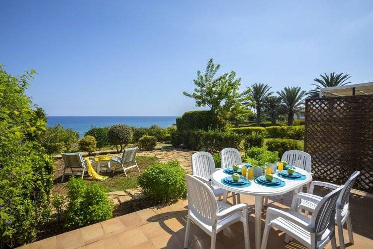 Sirina Lina Beachfront Suite