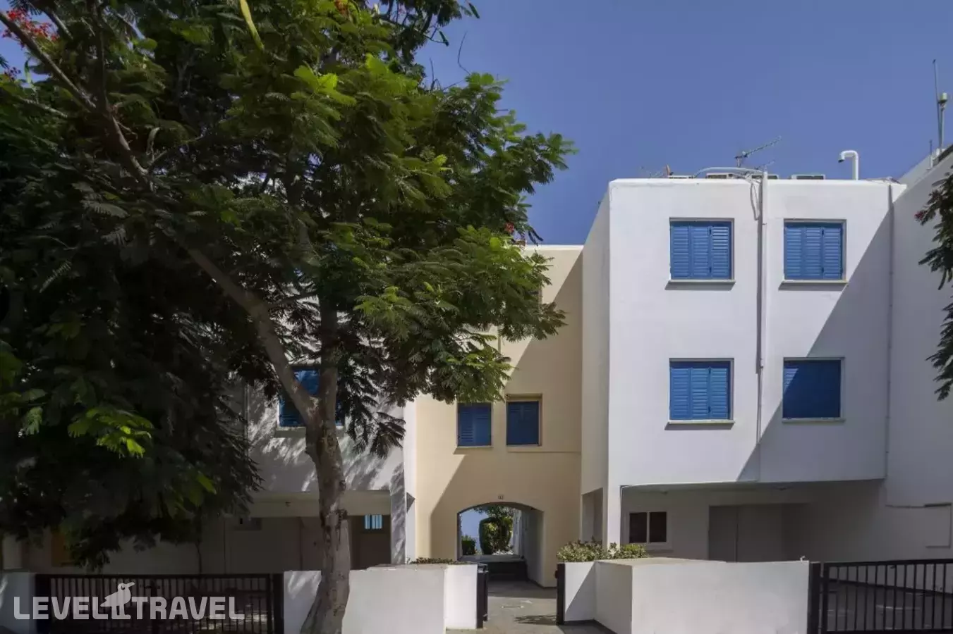 Sirina Lina Beachfront Suite