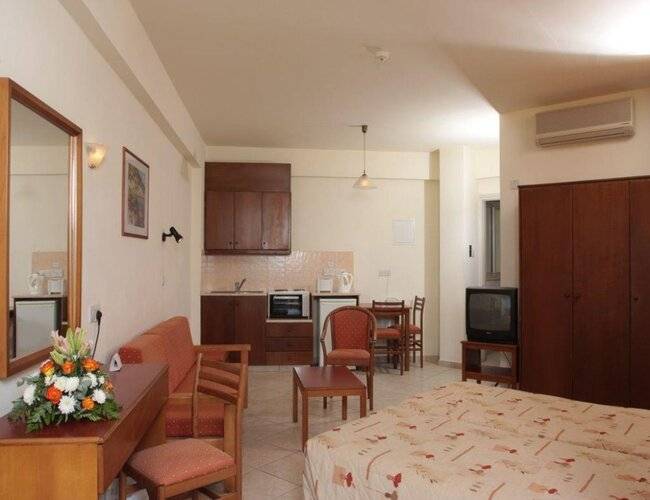 Vangelis Hotel & Suites