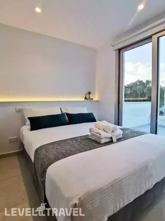 Phaedrus Living: Seaside Deluxe Flat Harbour 107