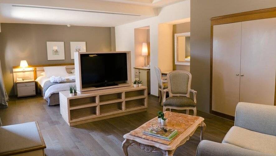 Alasia Hotel
