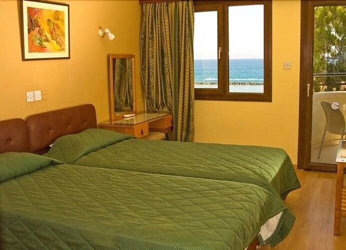Pigeon Beach Hotel Apartments