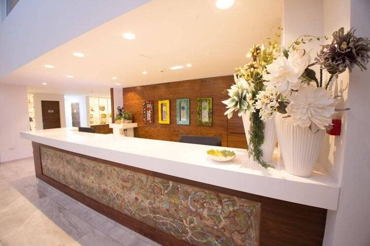 Nicholas Color Hotel