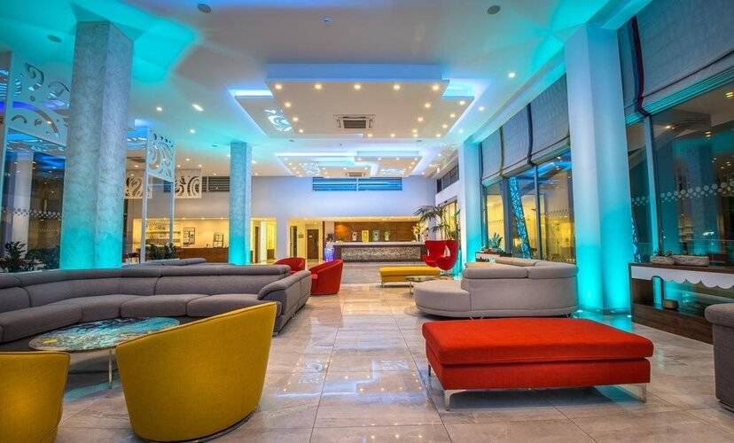 Nicholas Color Hotel