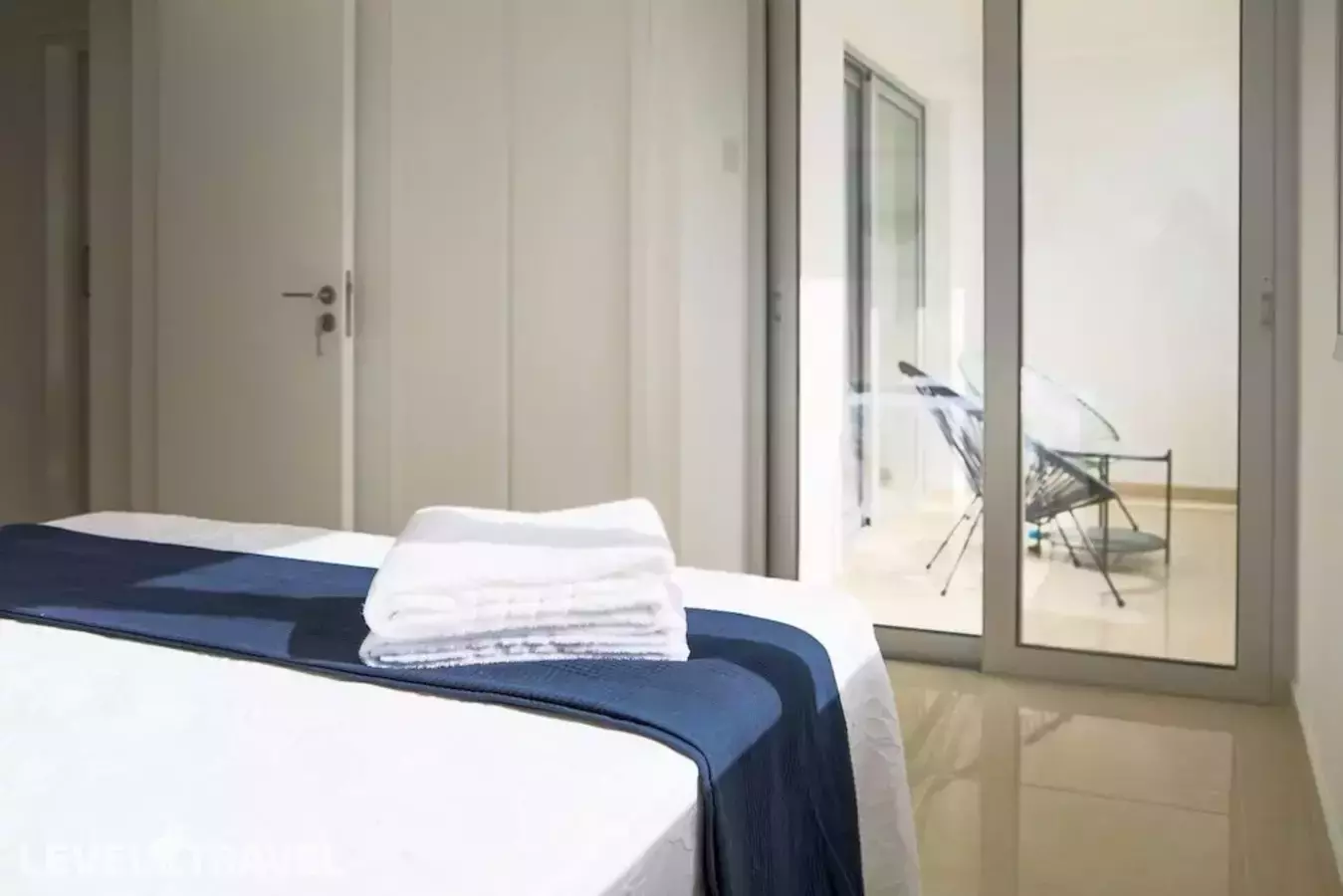 Phaedrus Living: Central Luxury Flat Esperidon 201