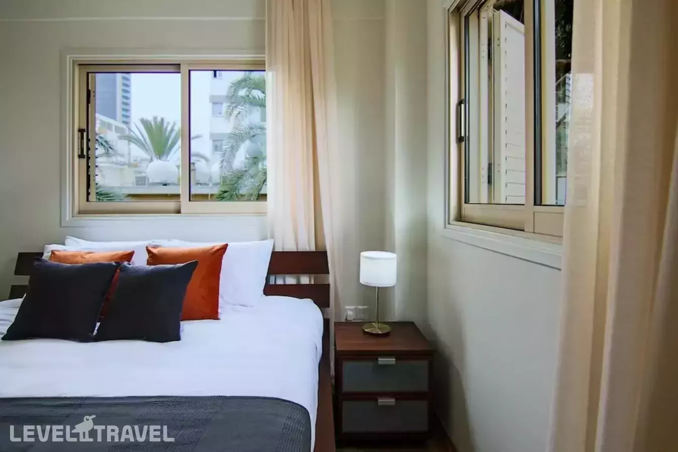 Phaedrus Living: City View Luxury Iras Flat 102