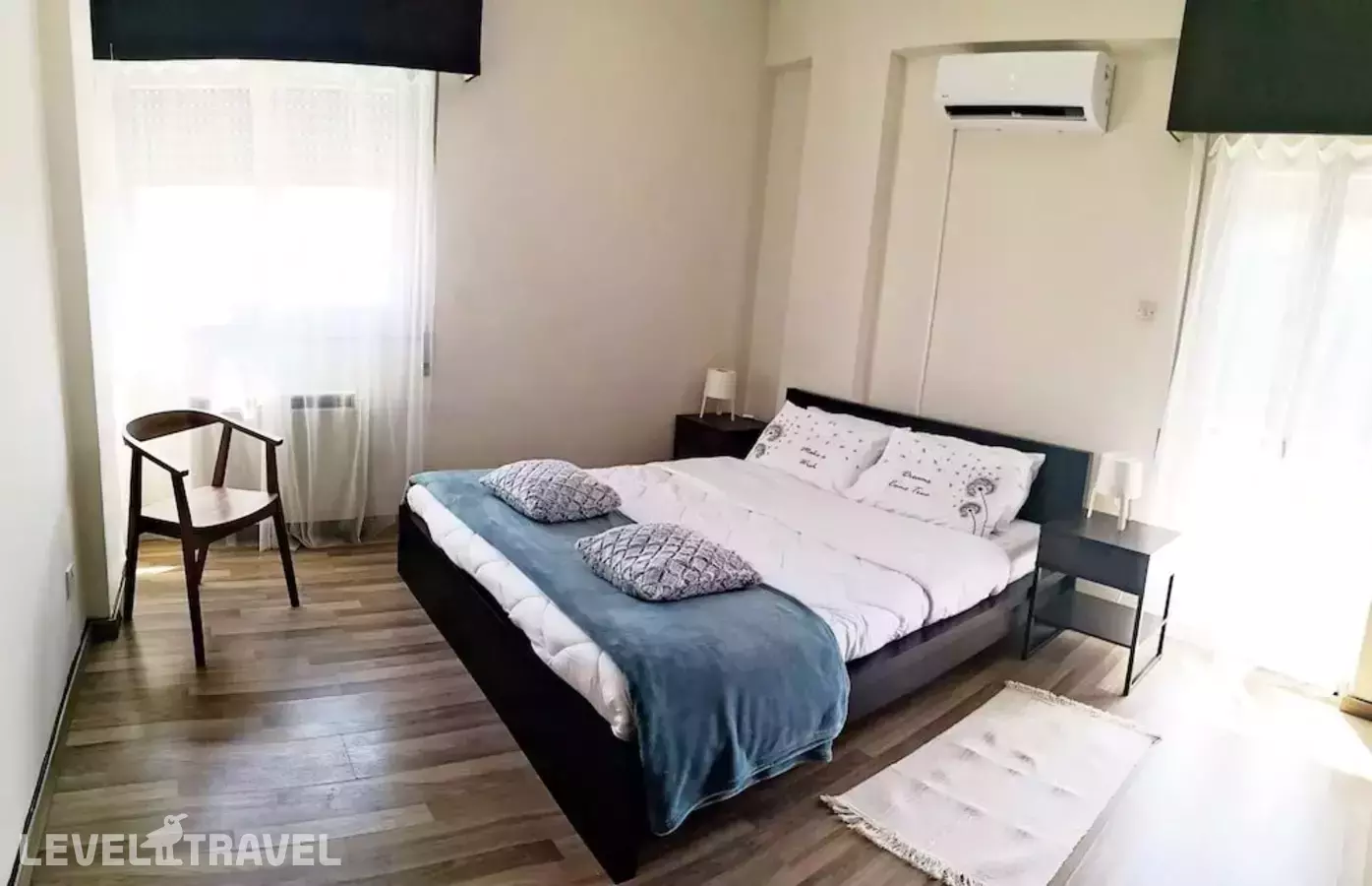 The Bridge-House Apartment