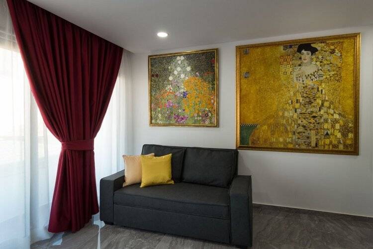 Art & Wine Studios And Apts